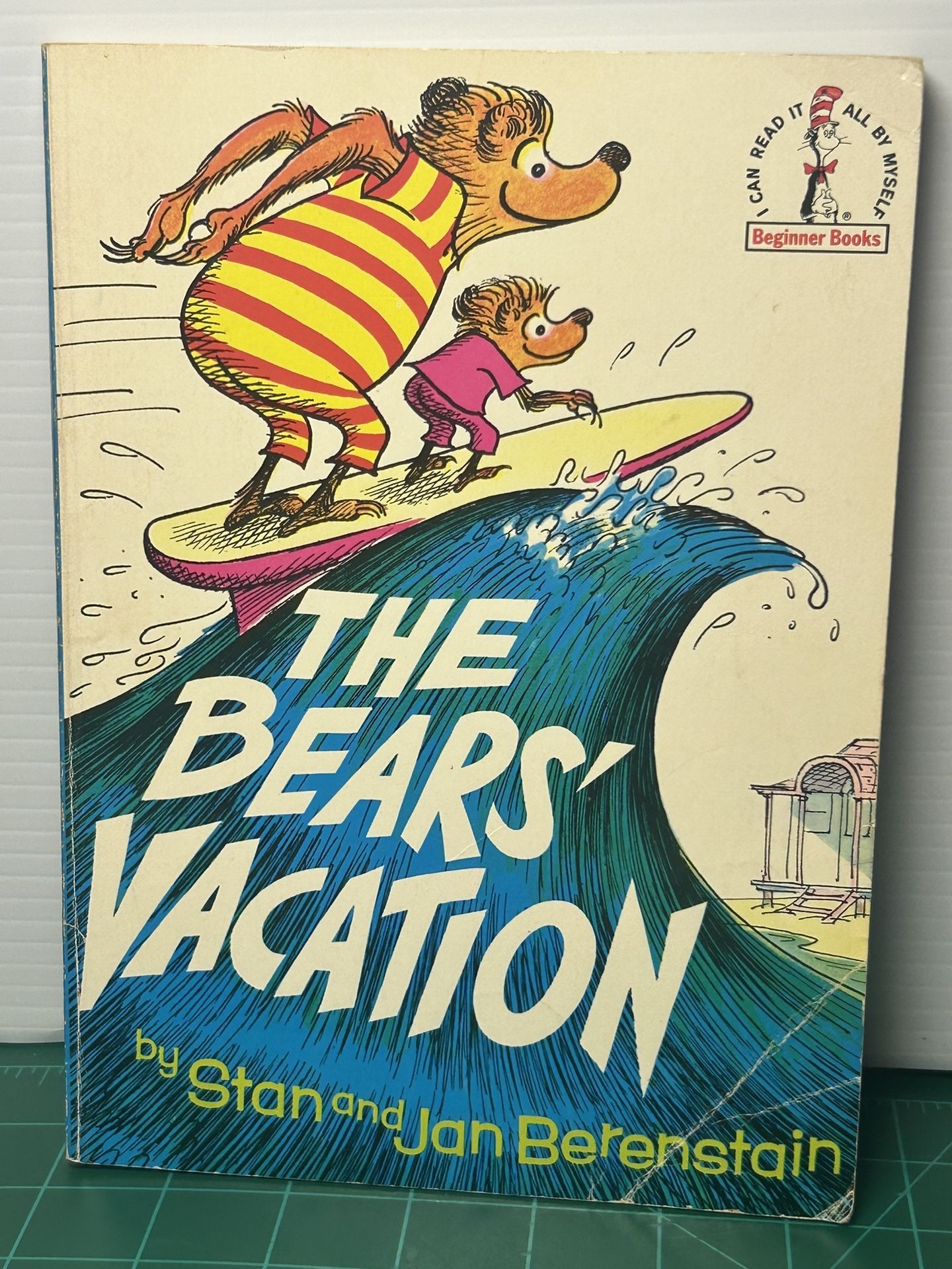 1968 Vintage The Bears’ Vacation (Paperback) Part of The Berenstain Bears Series