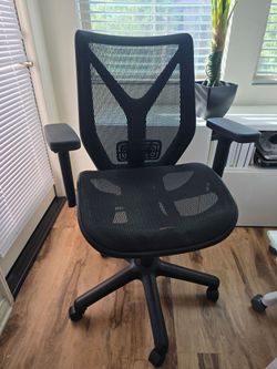Ergonomic Office Chair/ Desk Chair
