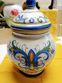 Large Decorative Jar w Lid. Cash Only Greentree 15220