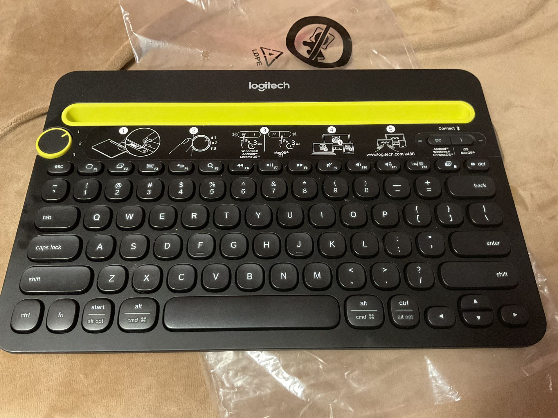 Logitech Bluetooth Multi-Device Keyboard K480 Switch between 3 Devices