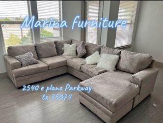 Large Gray Fabric Sectional Sofa with Chaise