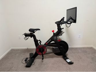 Peloton Bike (Original)+Peloton shoes+New mat