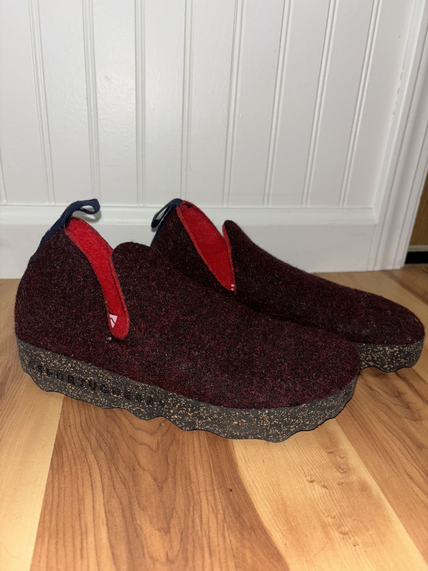 Wool Asportuguesas dark red