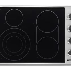 Viking 5 Series  VECU53014BSB 30 Inch Cooktop with QuickCook™ Surface Elements, Versatile Cooking Space, Bridge Element and Glass Ceramic Surface, and