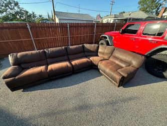 L shaped recliner couch