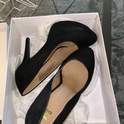 Women’s Black Heels Size 11