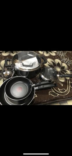 8 piece T-Fal Cookware Set
