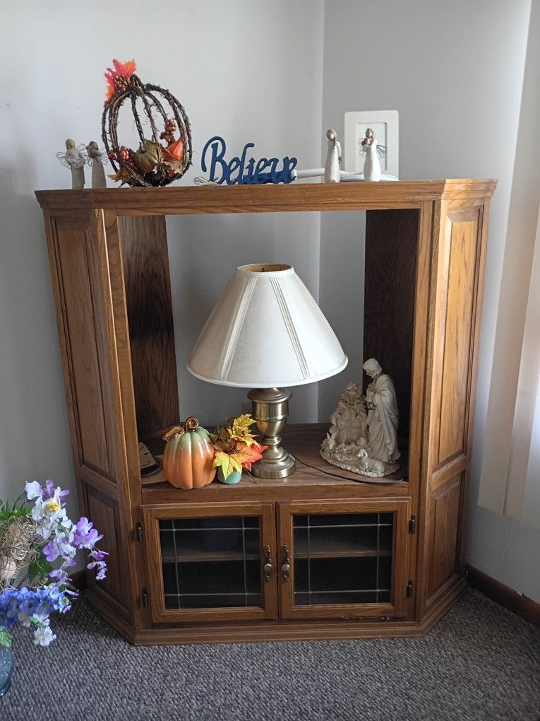 Quarter Entertainment Stand