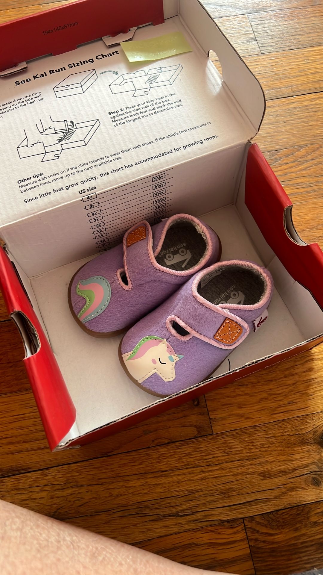 Size 4c See Kai run Shoes-NEW