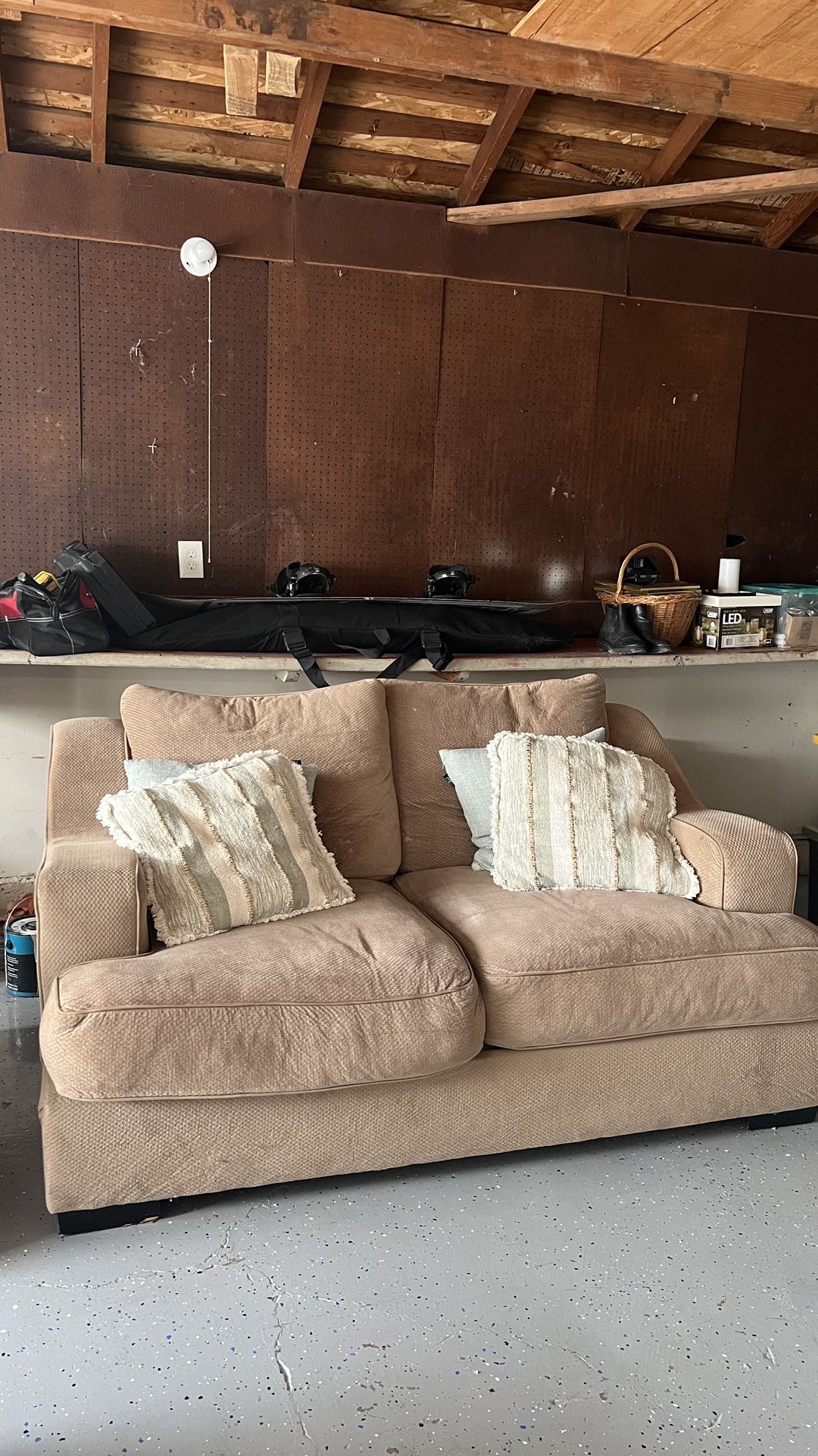 FREE COUCH MUST PICK UP