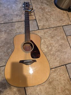 Yamaha fg700s guitar