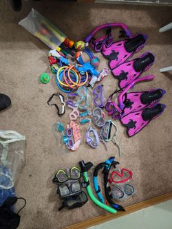 Huge lot of snorkeling gear kids/adults over 50pieces CRESSI U.S. DIVERS YOUTH GIRLS GOGGLES FINS