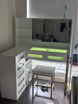 White Makeup Vanity