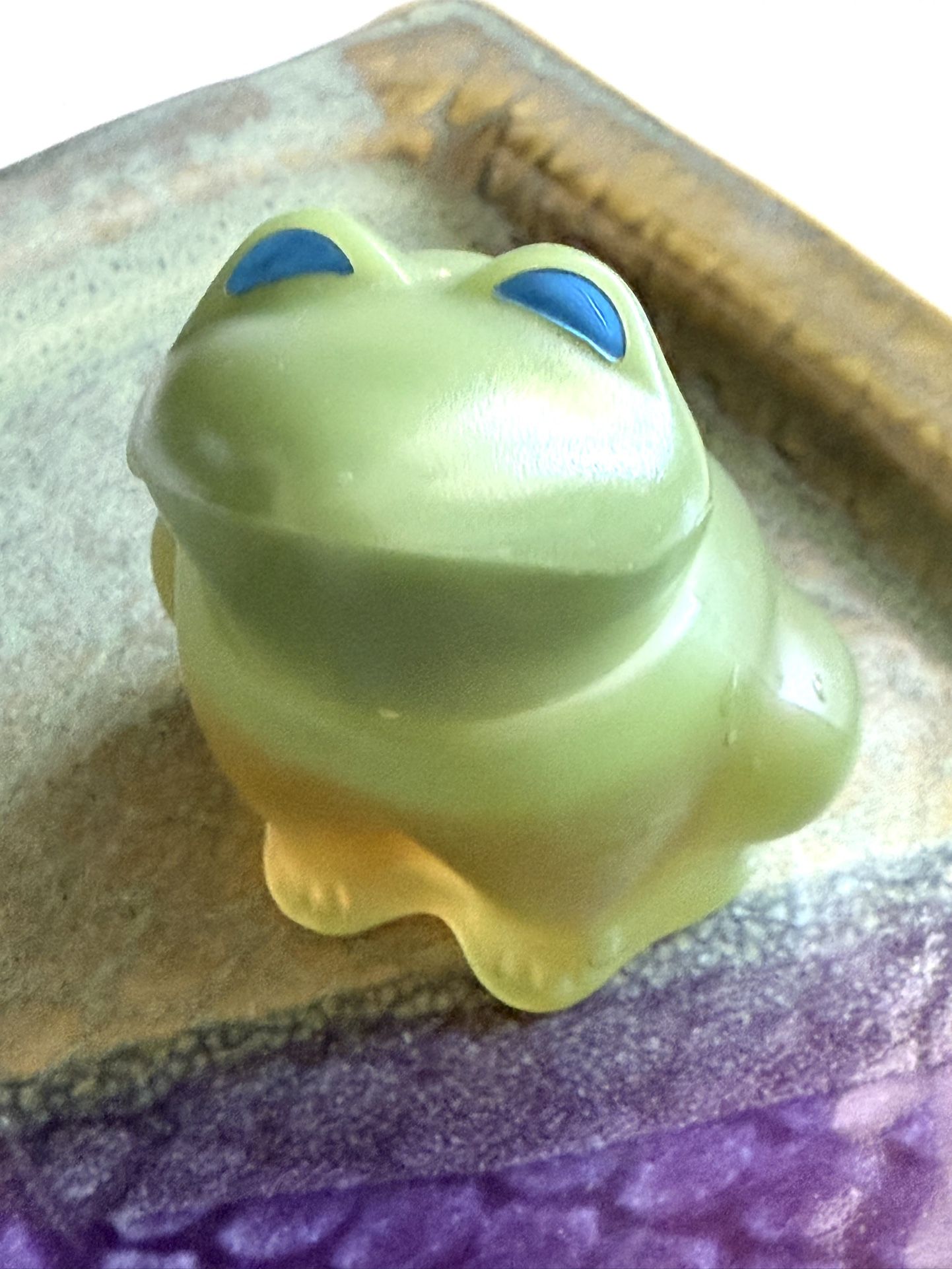 Adorable Vtg Green Prince Frog Glass   Perfume Bottle with Blue Eyes   Avon Emerald Green Prince Frog Glass Perfume Bottle   Cute Little Emerald Green