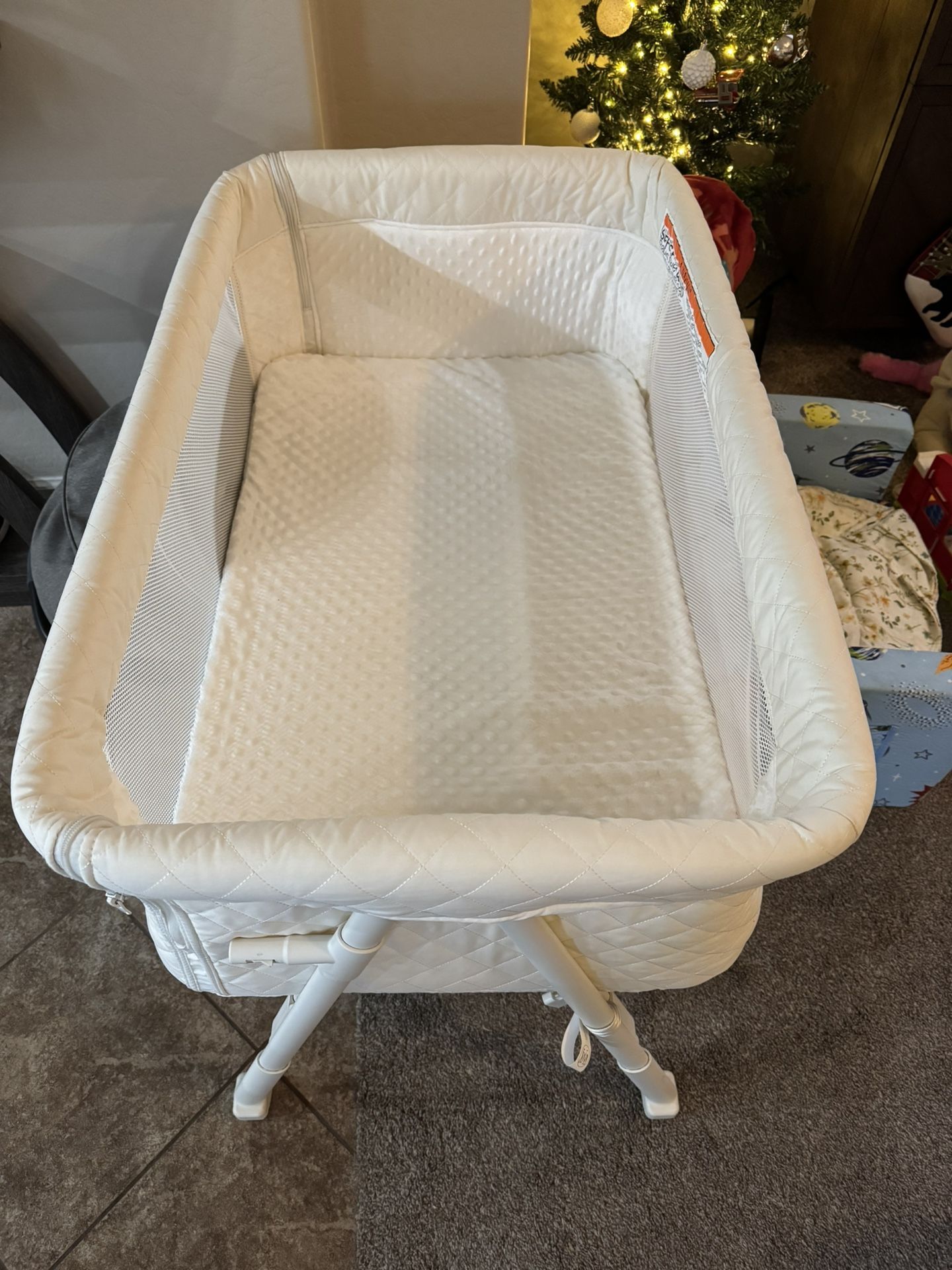 Bassinet Baby - Barely Used, Like New