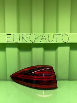 2015 2016 2017 2018 PORSCHE CAYENNE Left Driver Side Quarter Panel / Outer Tail Light OEM 90053371