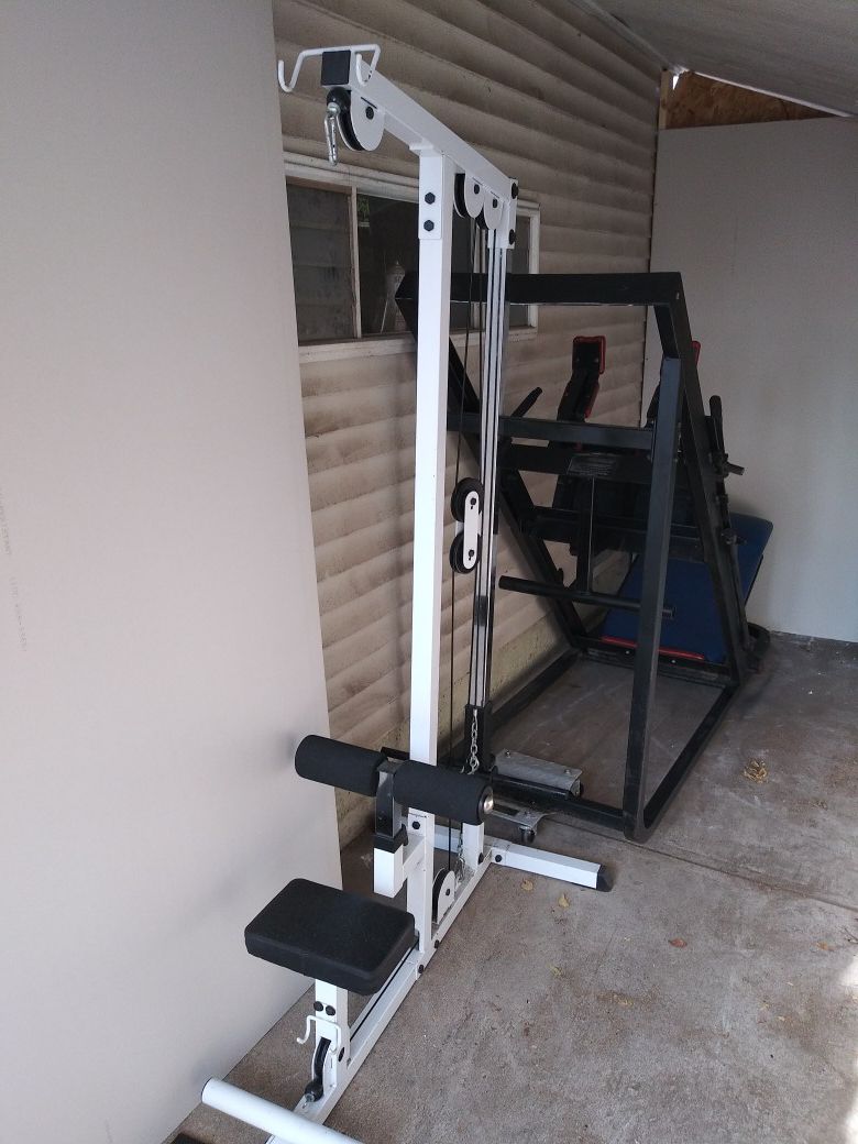 Body solid lat pull down