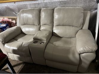 Recliner love seat