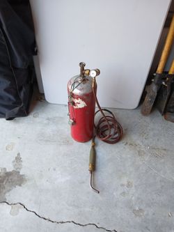 Acetylene Tank with Regulator and Torch