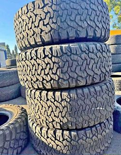 35x12.50/17 Bfgroodrich Selling a set of 4 tires in excellent condition 🫡