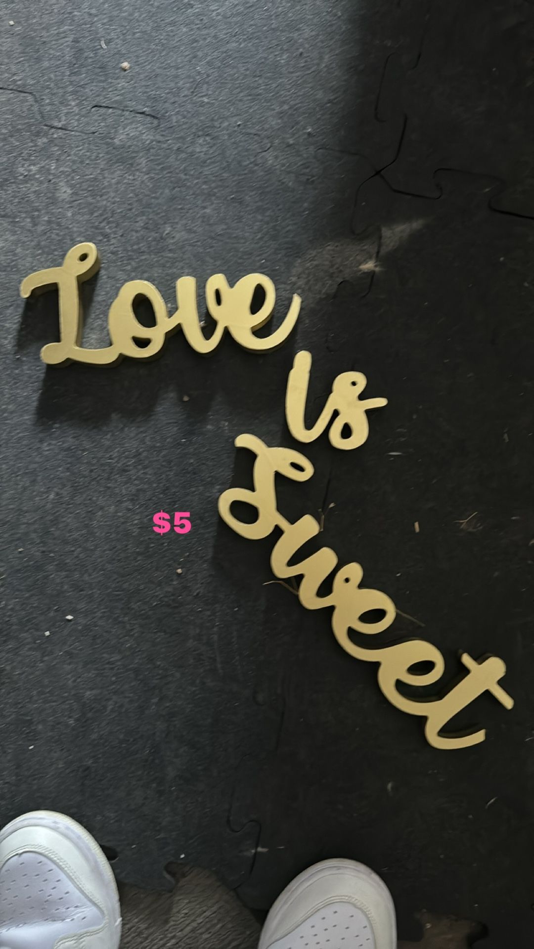Sign Decor