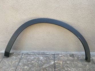 19-26 Chevrolet Blazer Rear Left Hand Quarter Wheel Arch Molding (OEM)