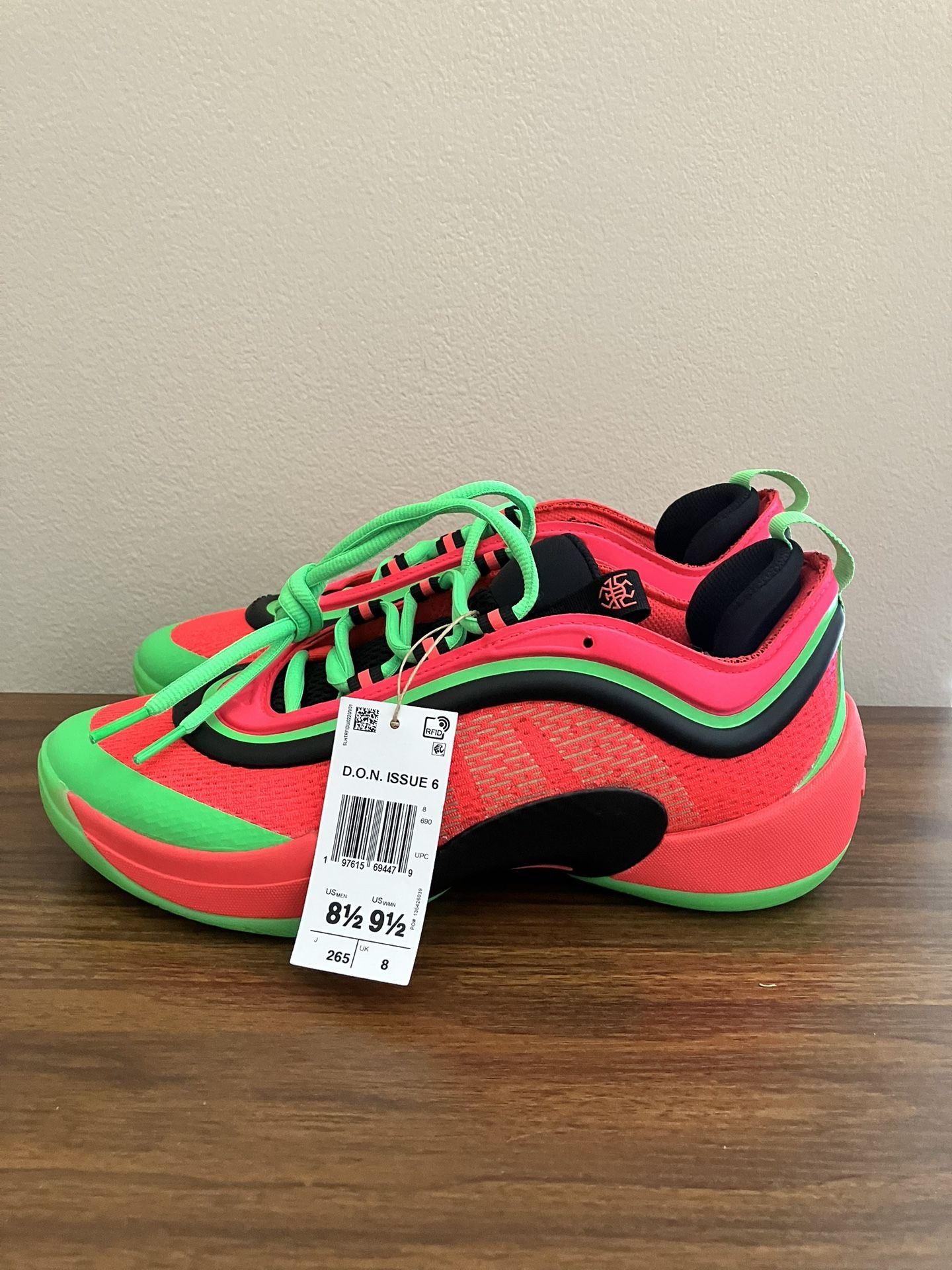 Size 8.5 Don Issue 6 Big Apple Brand New