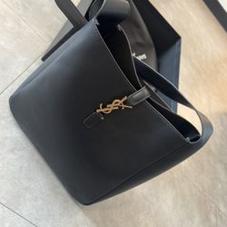 Saint Laurent Le 5A7 Large YSL Shoulder Hobo Bag in Smooth Leather