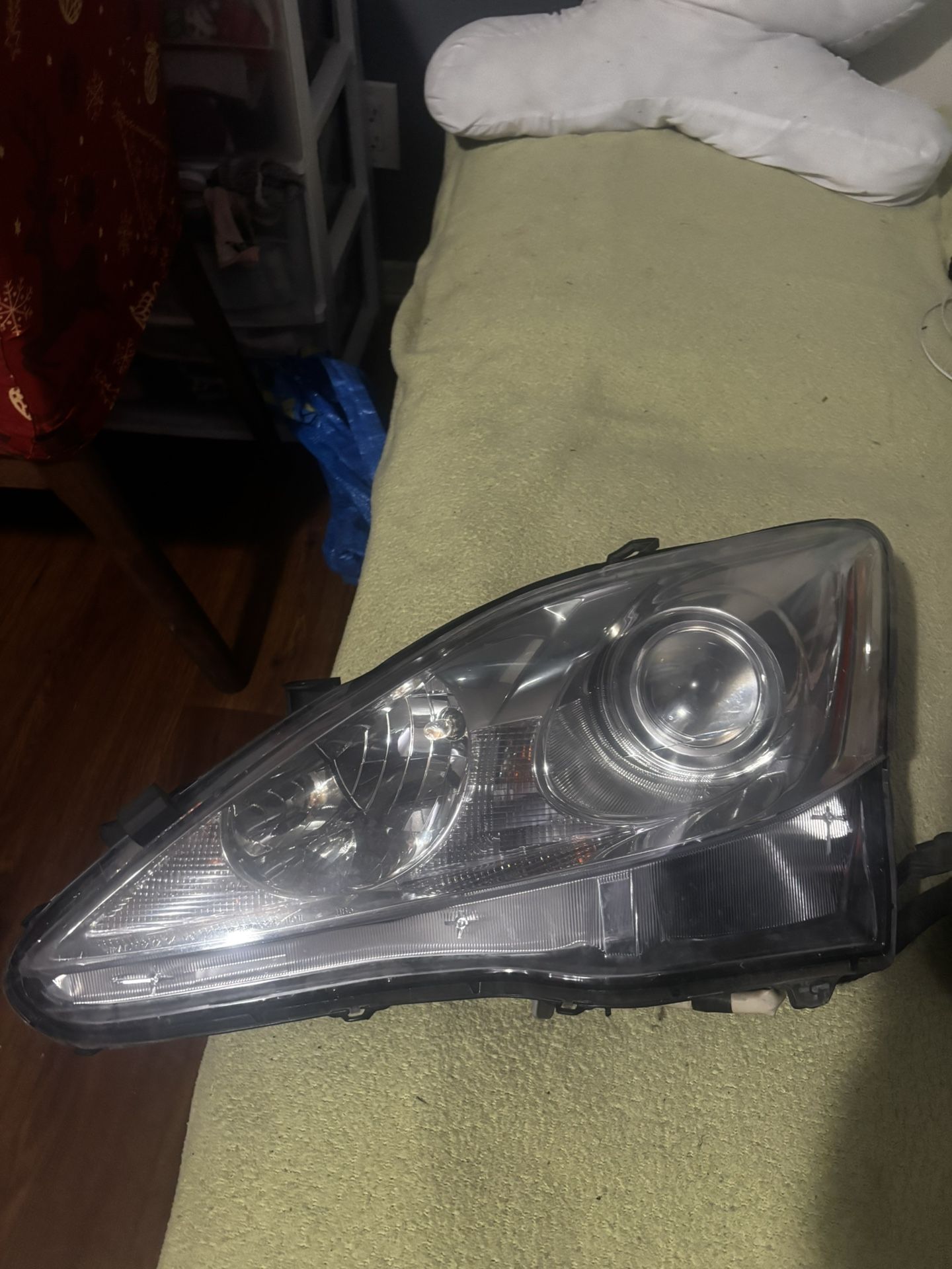 Stuck Headlight For Lexus Is250