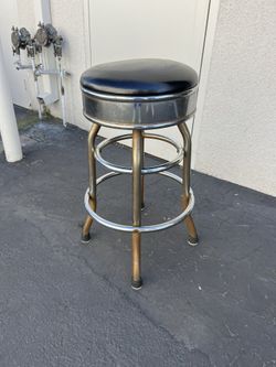 Set Of 3 Vintage Spinning Barstools. 