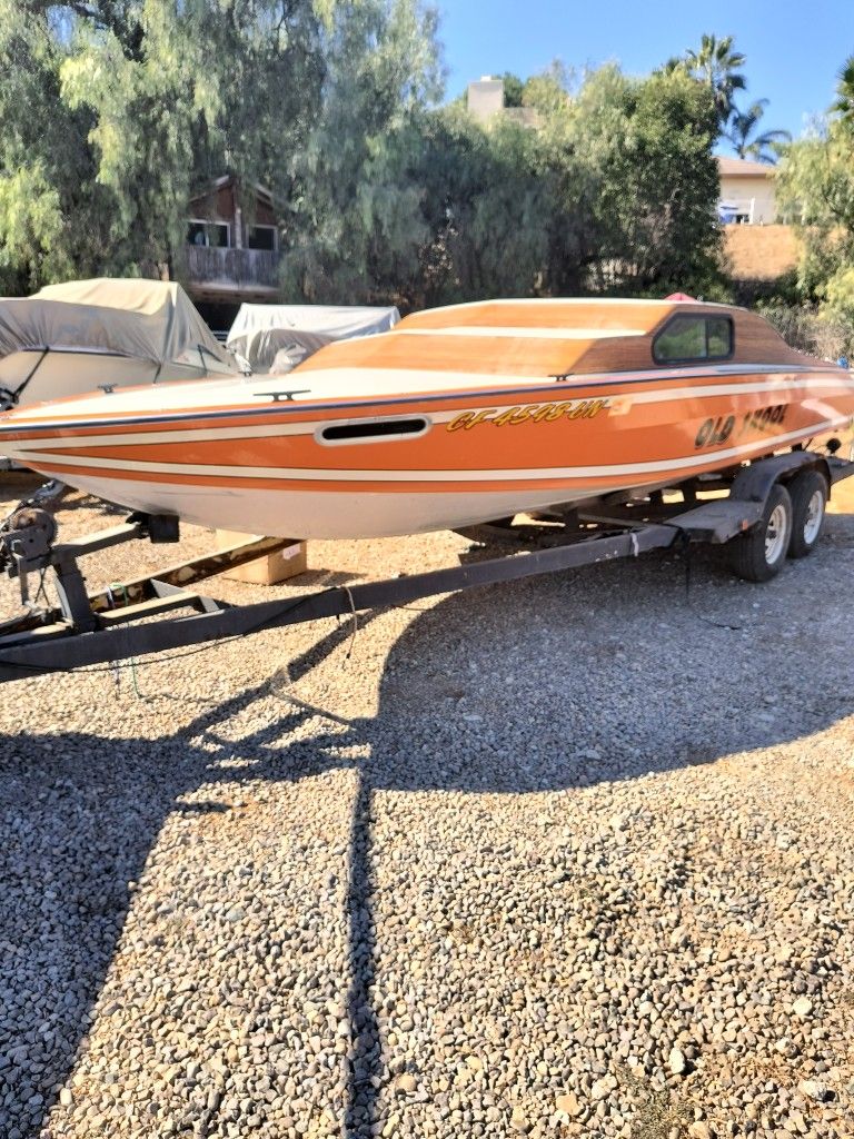 1980 Sleekcraf Pleasure speed boat