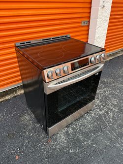 LG 30-in Glass Top 5 burners 6.3-cu ft Air Fry Convection Oven Single oven electric range Electric Range ( PrintProof stainless steel)