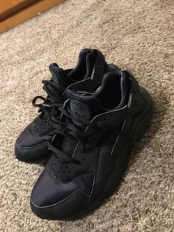 All black hurachies size 8