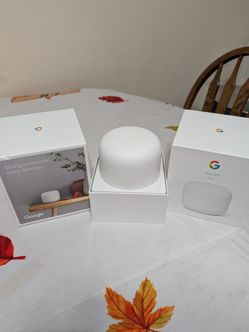 2 Google Nest wifi signal extenders