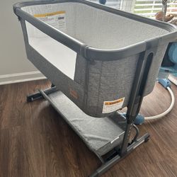 Bassinet With Free Baby Lounger 