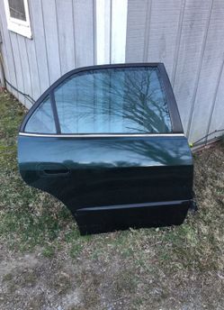 Honda acord. Back right