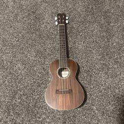 Tenor Cordoba Ukulele