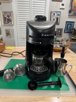 Capresso brand expresso machine. With accessories