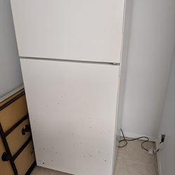 Good working refrigerator with freezer