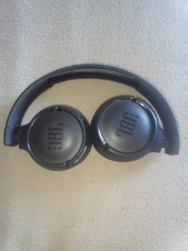 JBL Tune 510BT Wireless On Ear Headphones 