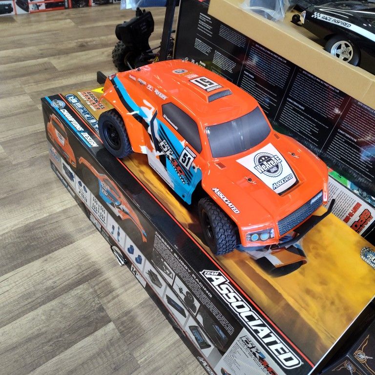 Brushless Electric Desert Buggy Brand New 1/10 Scale Including Remote Battery And A Charger