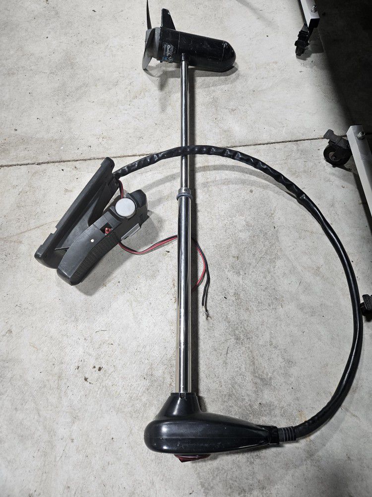 Trolling Motor W/foot Switch And Bow Mount