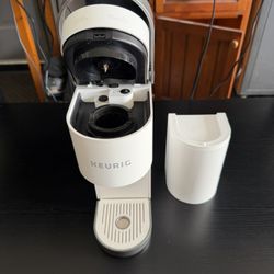 Keurig Mini Coffee Machine-Includes Extra Pods
