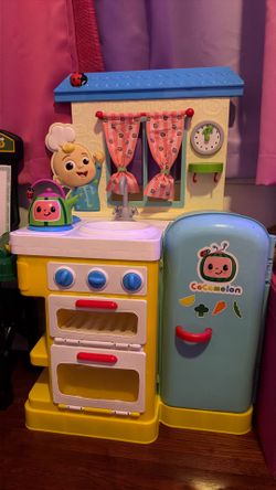 Kids Play Kitchen