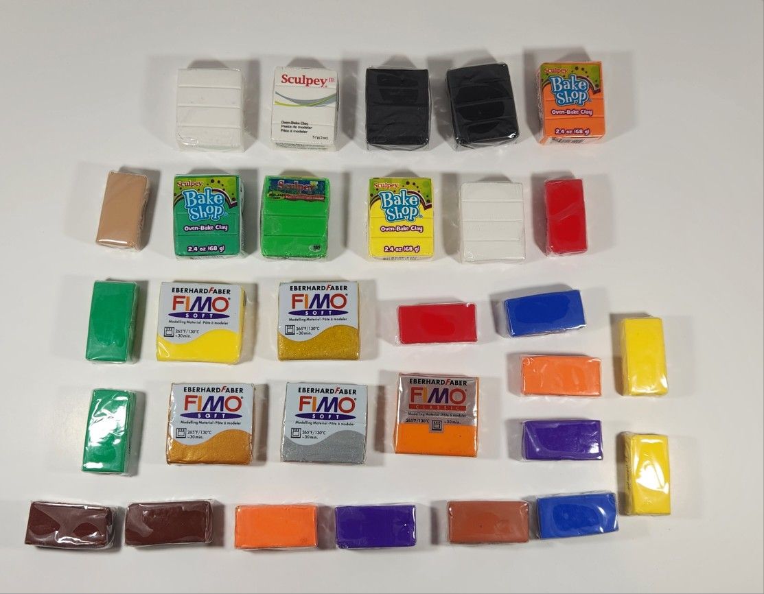 LOT OF 30 NEW MODELING CLAY PACKS MIXED