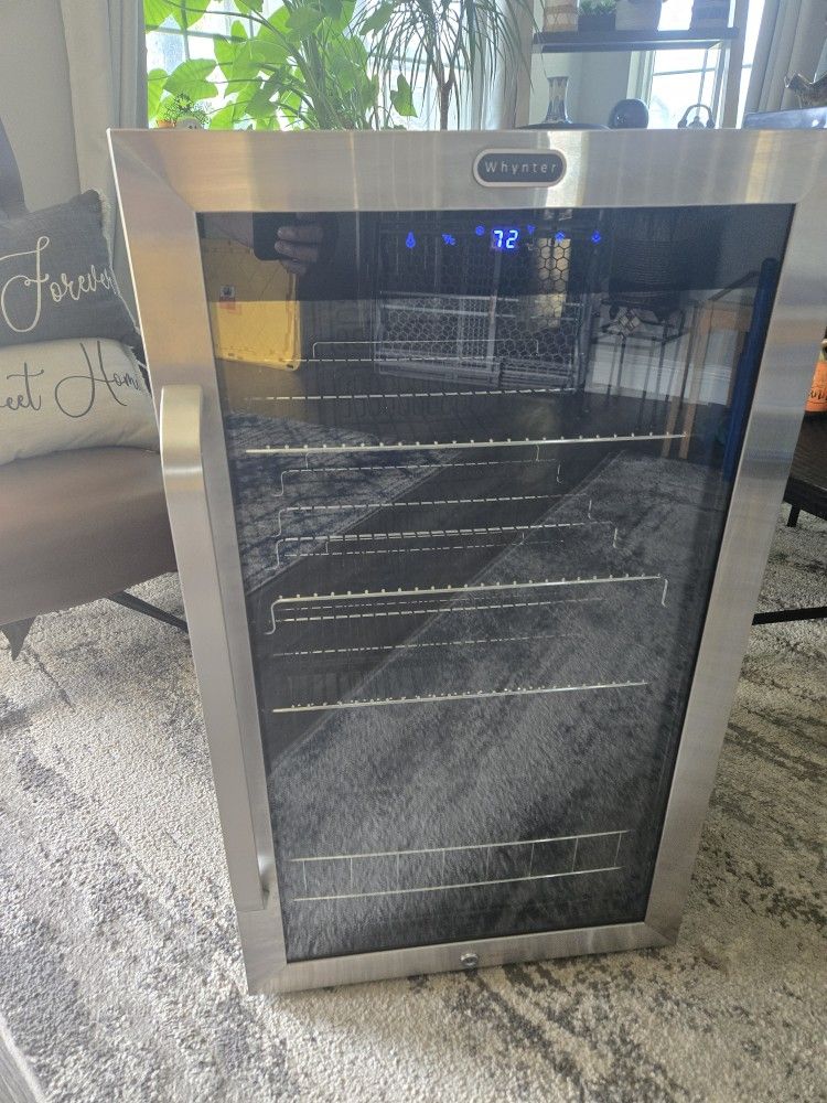 Whynter BR-1211DS 121 Can Freestanding Beverage Refrigerator cooler with Digital Control and Lock Stainless Steel