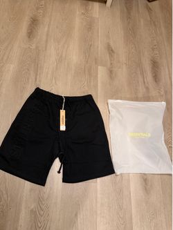 Fear of God Essentials Shorts – Black (Size M)