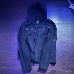 Medium Black Nike Tech 