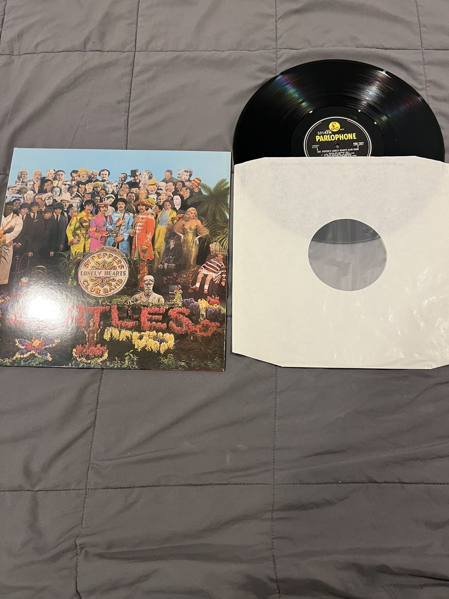 The Beatles- Sgt. Peppers Lonely Hearts Club Vinyl