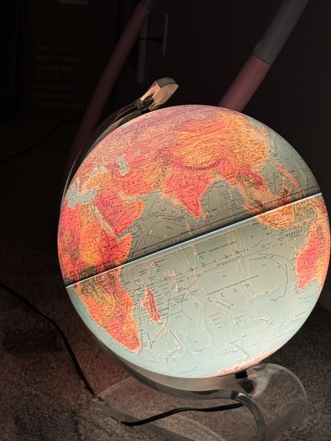 Vintage 1980 Globe Lamp